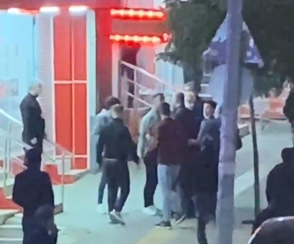 Yan bakma kavgası korona virüsü unutturdu