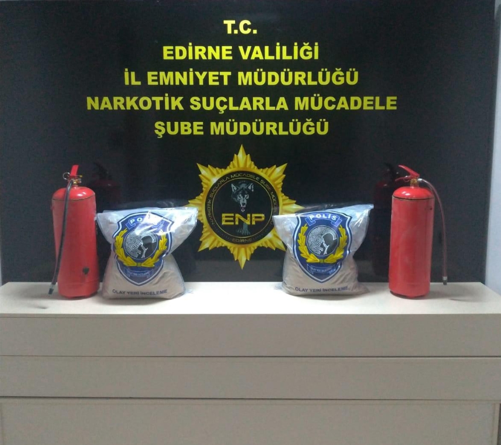 Yangın söndürme tüplerinden 20 kilogram eroin çıktı