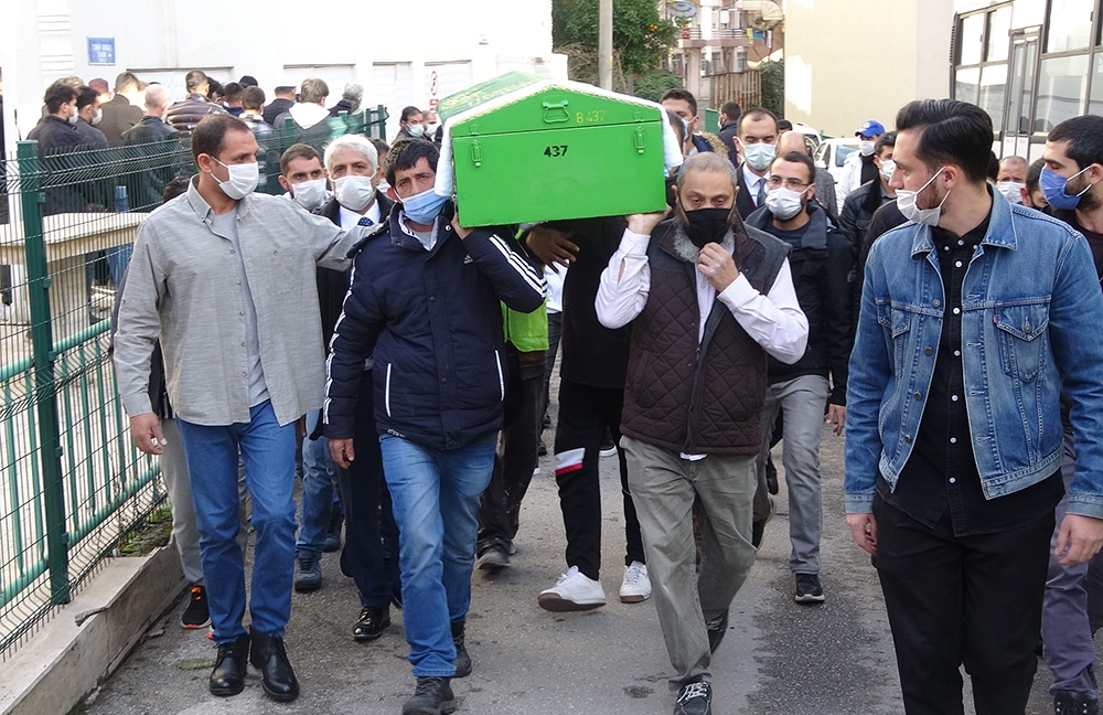 Yangında can veren 4 yaşındaki Çağatay gözyaşları arasında son yolculuğuna uğurlandı