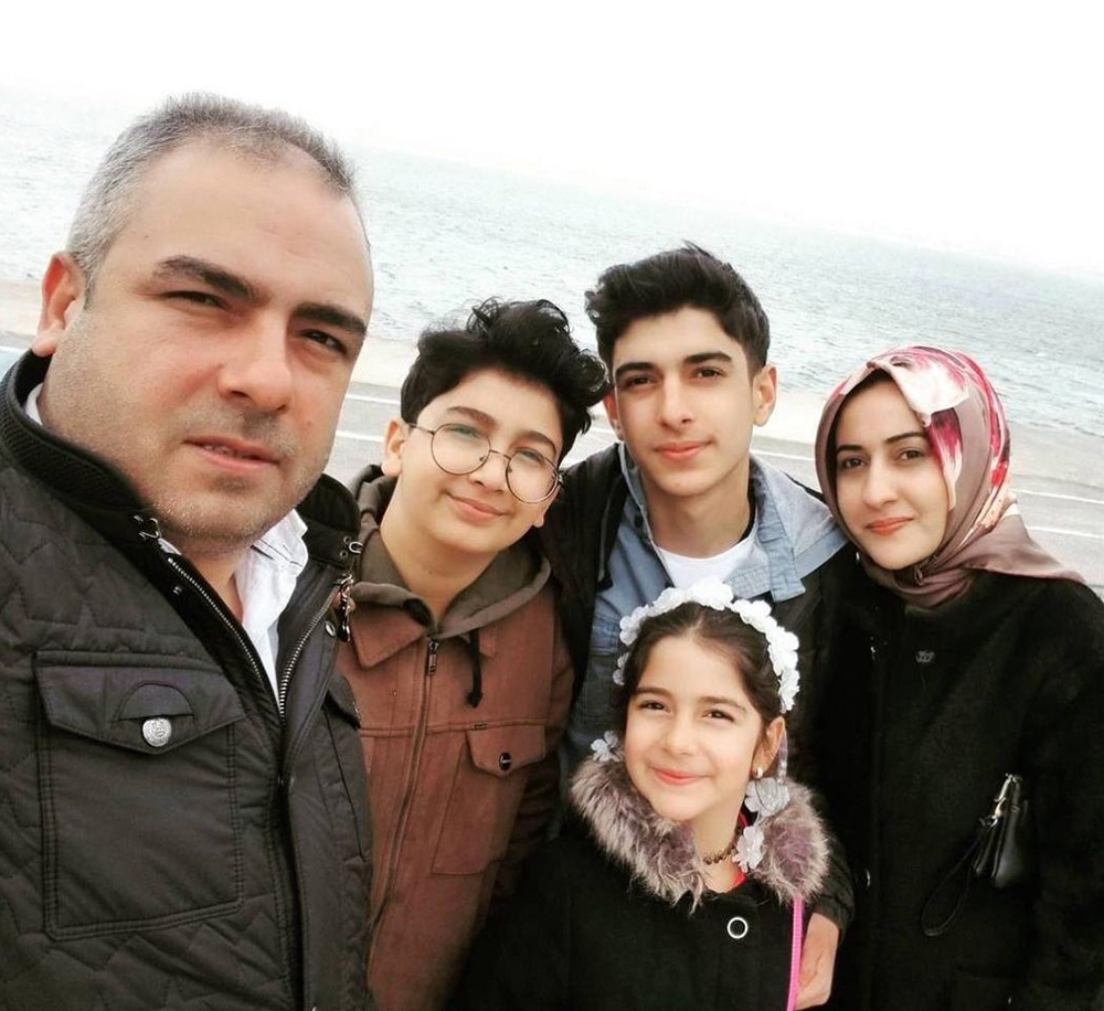 Yangında hayatını kaybeden iki kardeşten geriye fotoğraflar kaldı