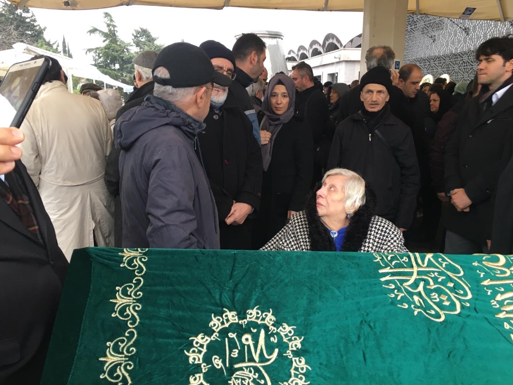 Yapımcı ve yönetmen Tunca Yönder son yolculuğuna uğurlandı