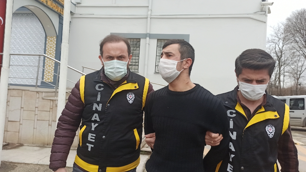 Yarım saat içerisinde 3 kişiyi bıçaklayan zanlı tutuklandı