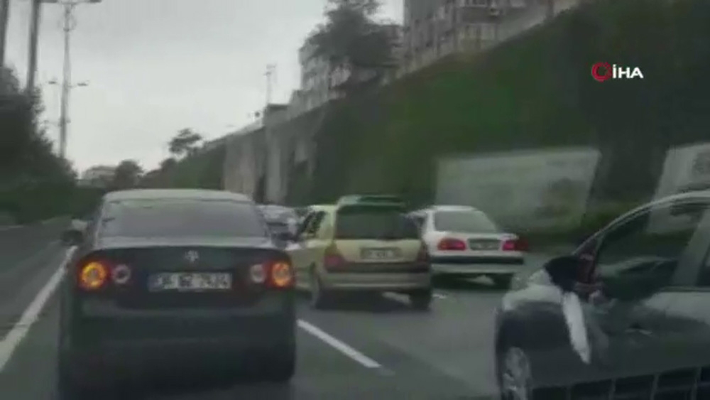 Yasağa rağmen düğün konvoyu yapıp trafik terörü estirdiler