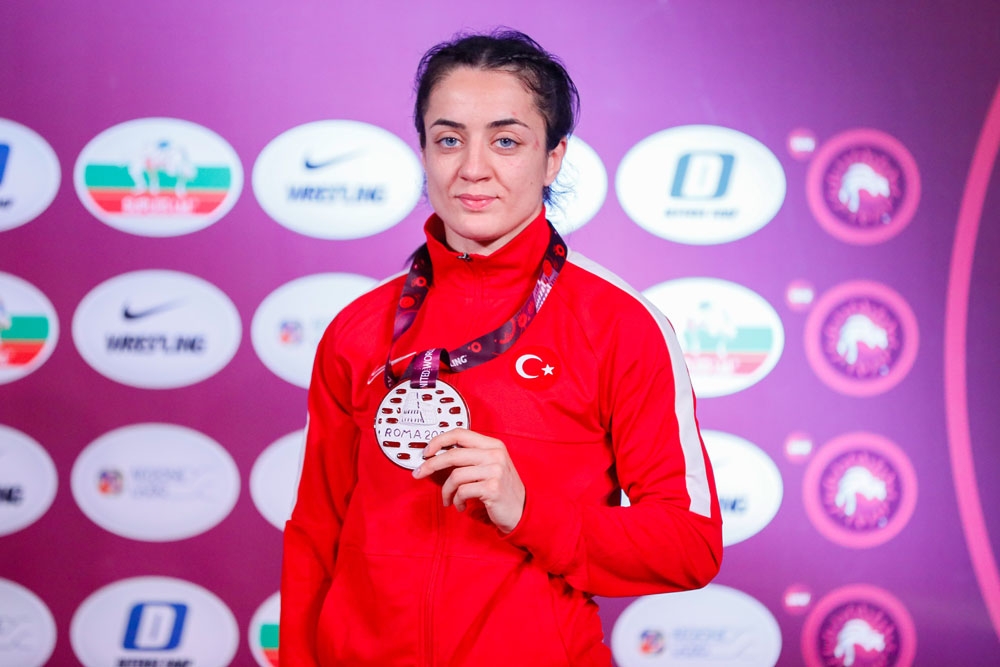 Yasemin Adar’dan gümüş, Bediha Gün’den bronz