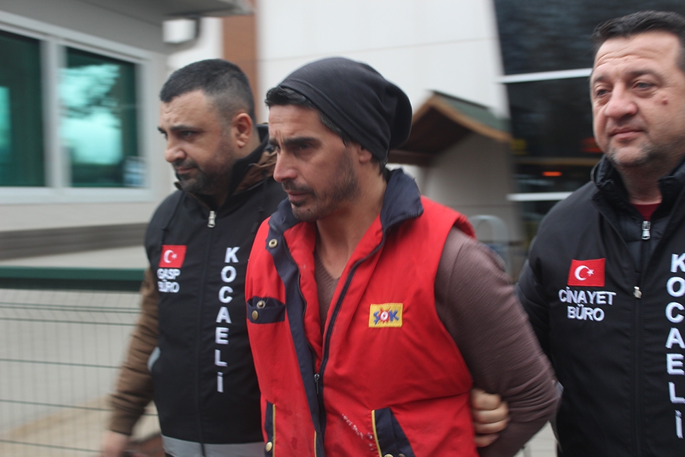 Yaşlı kadının kahvesine uyuşturucu hap koyup ölümüne sebep olmuşlar