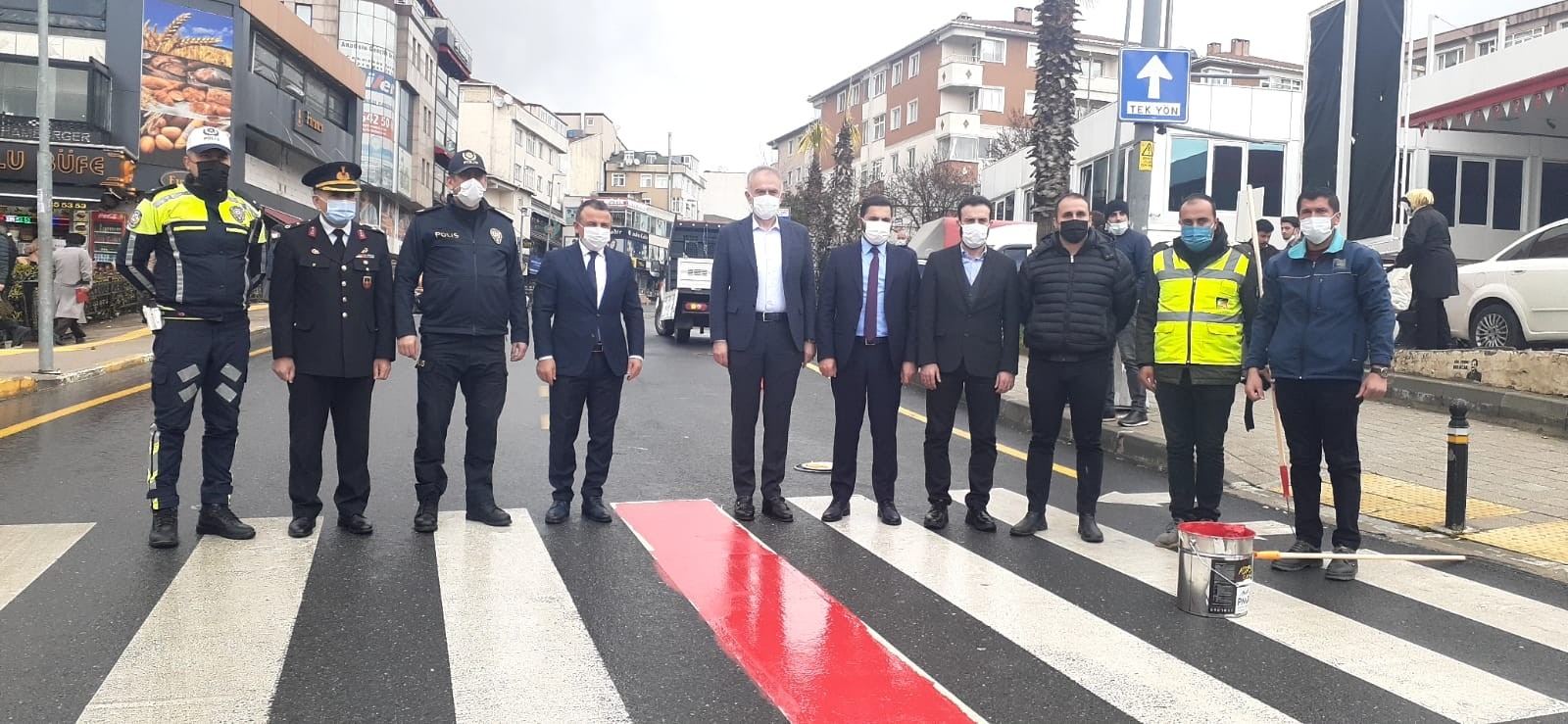 Yaya geçitlerinde farkındalık için kırmızı çizgi dönemi başladı