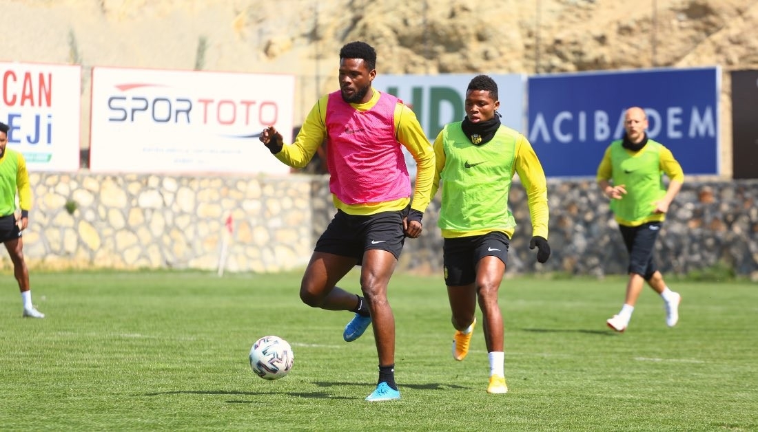 Yeni Malatyaspor’da 4 futbolcuda korona virüs çıktı