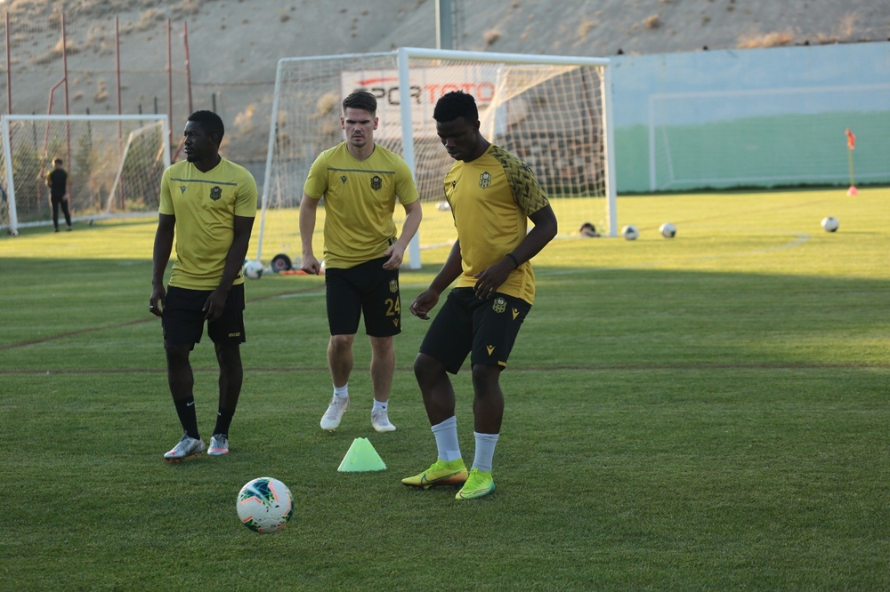 Yeni Malatyaspor’da 9 futbolcunun sözleşmesi sona erecek