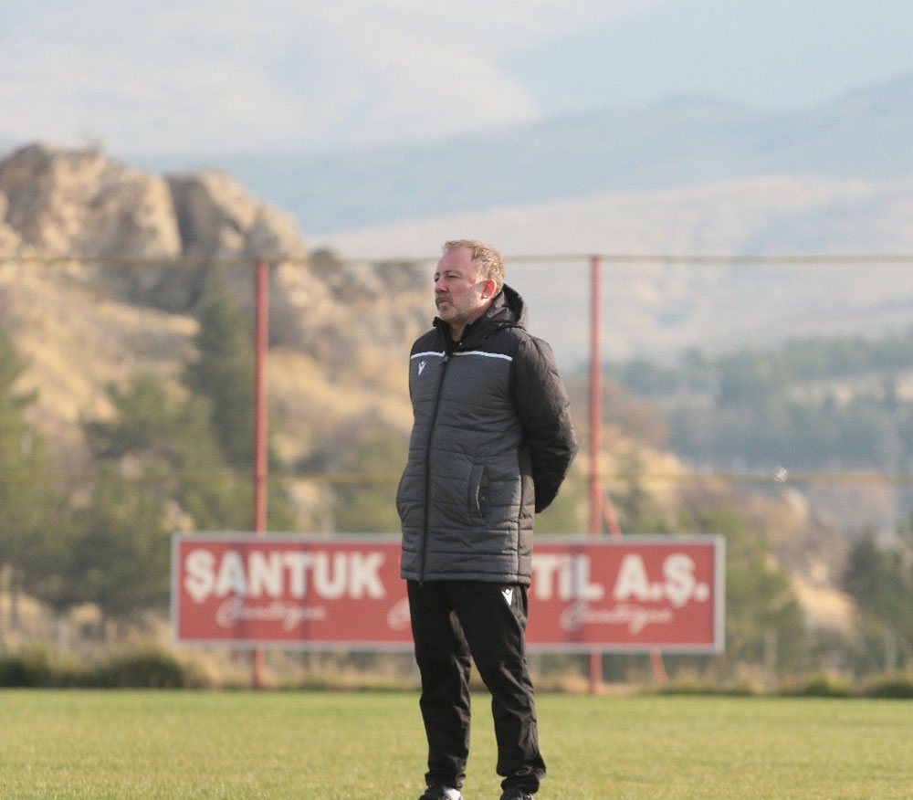 Yeni Malatyasporda Kayısı İkramlı Antrenman