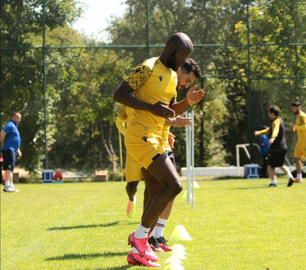 Yeni Malatyaspor’da Zugui ve Hafez Bolu kampında