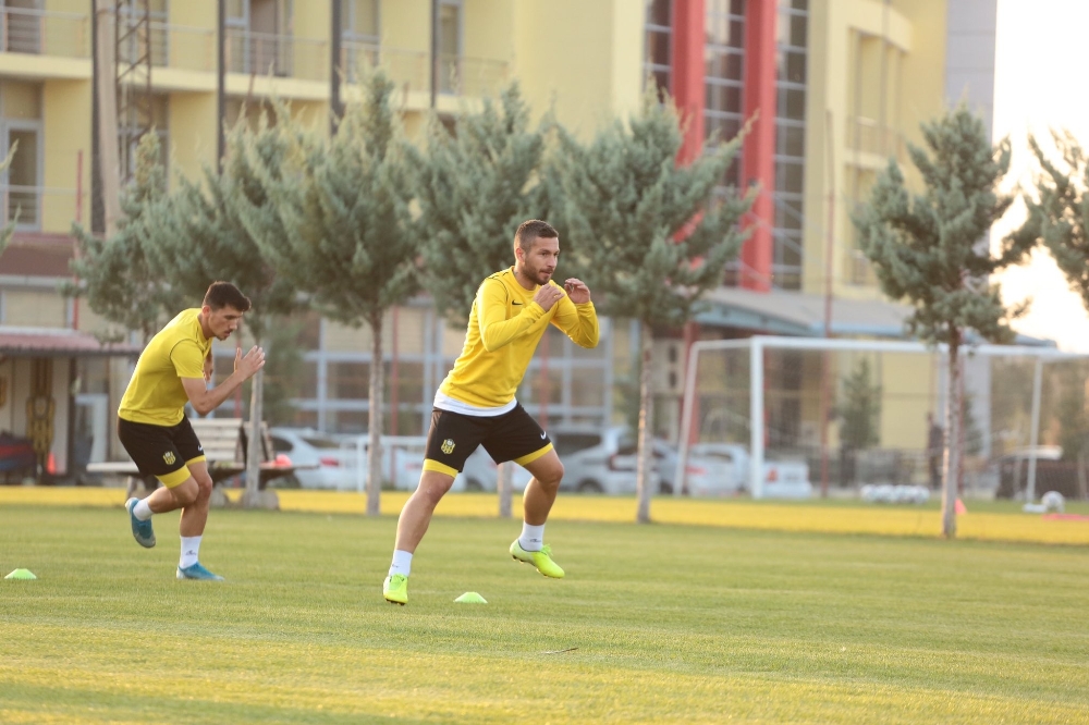 Yeni Malatyaspor’un 3 oyuncusu sakatlandı