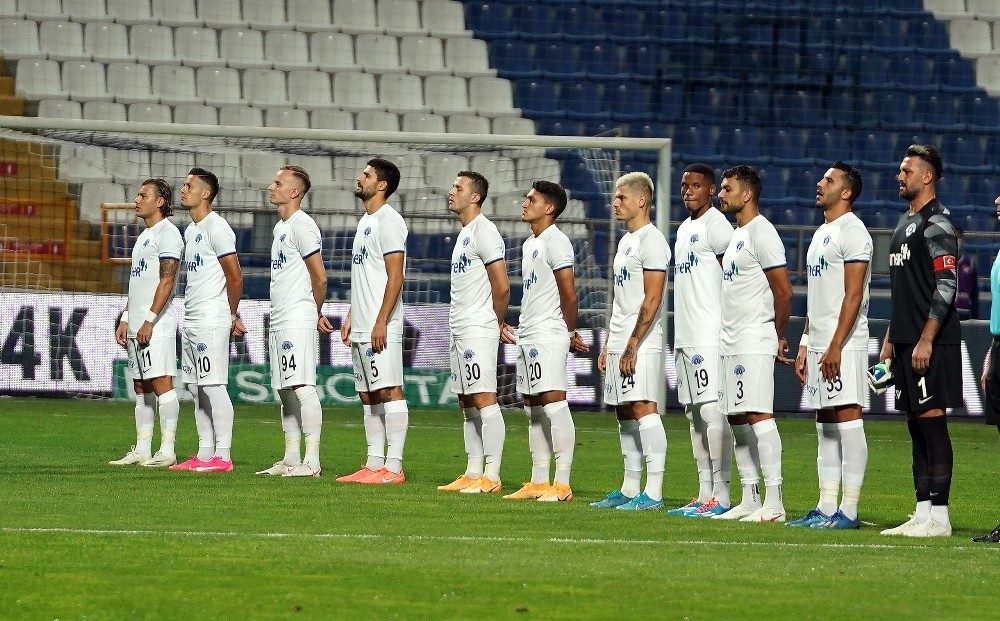 Yeni transfer Hodzic ilk 11’de