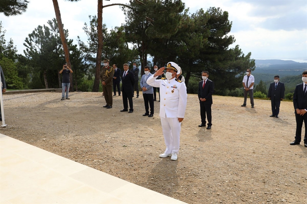 Yeni Zelanda Anıtı’nda sosyal mesafeli tören