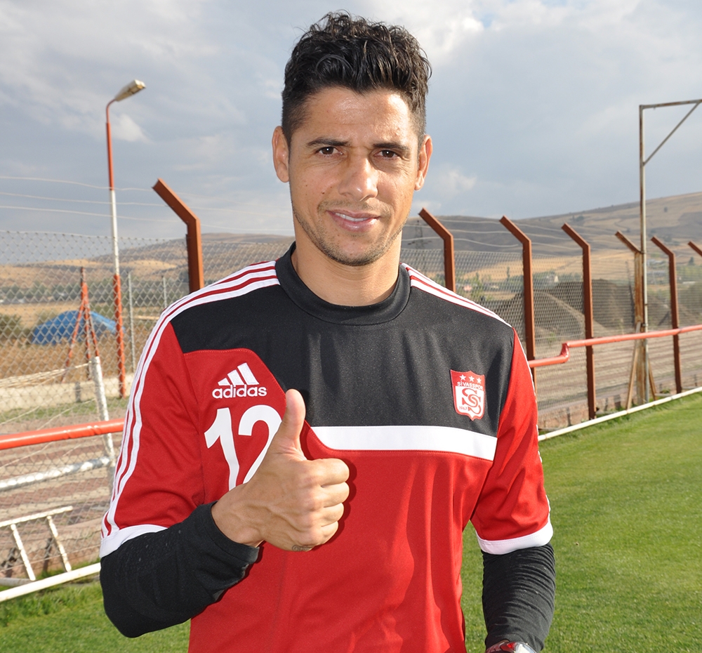 Yıldız futbolcu Cicinho’dan Pato’ya öneri: 
