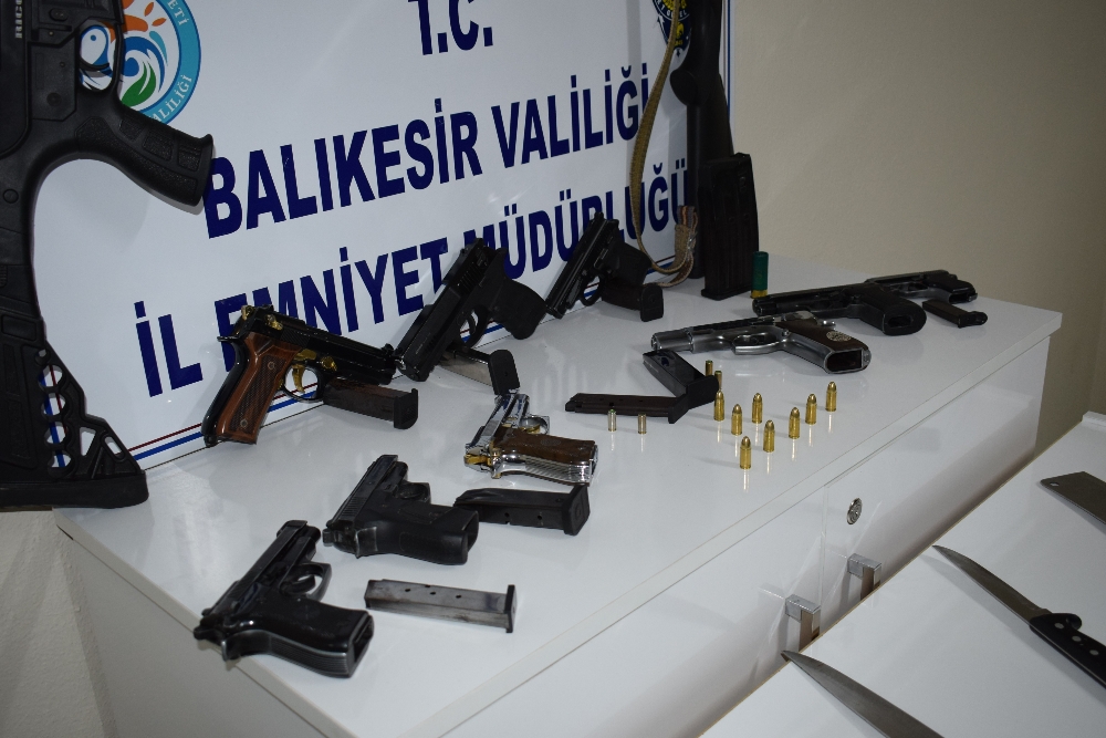 Yılın ilk saatlerinde 4 mahalleye eş zamanlı operasyon