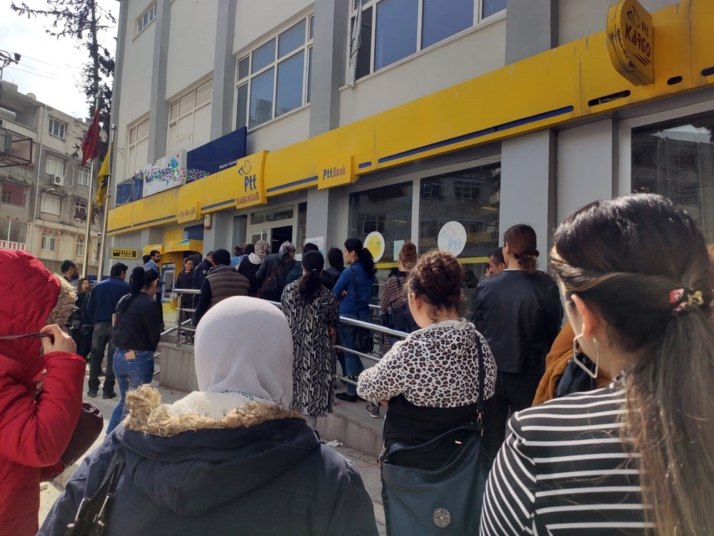 Yoğunluk yaşanan PTT’ler kapatılacak