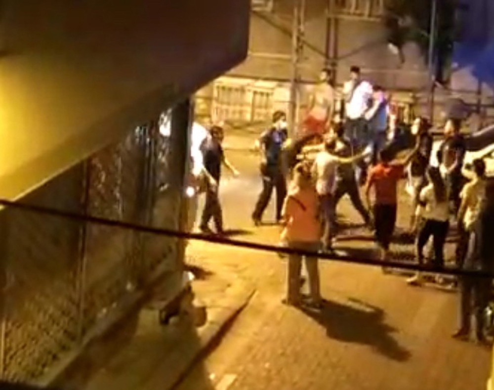 Yol verme kavgasında sokak savaş alanına döndü