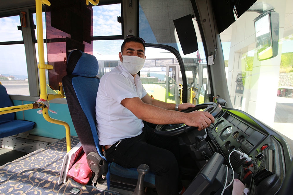 Yolcular bayramını kutlamayınca sürücü serzeniş konuşması yaptı
