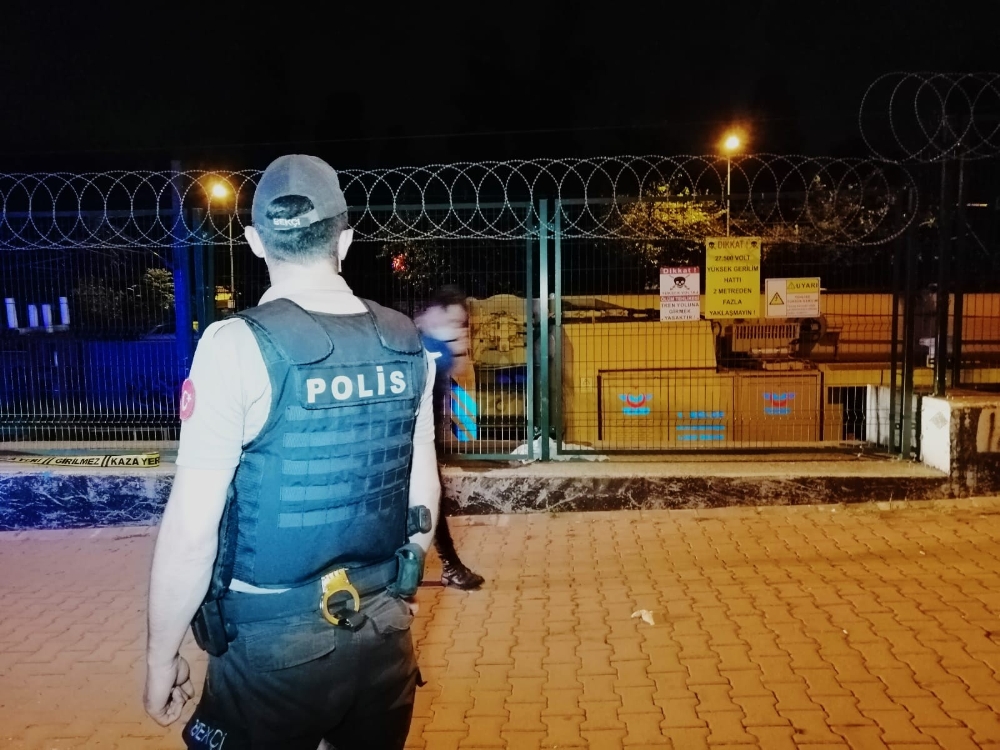 Yüksek gerilim hattına dokundu ağır yaralandı