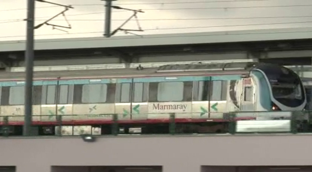 Yüksek gerilim kabloları yandı, Marmaray seferleri durduruldu