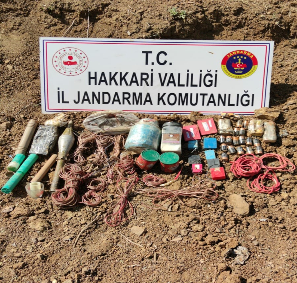 Yüksekova’da çok miktarda patlayıcı ele geçirildi