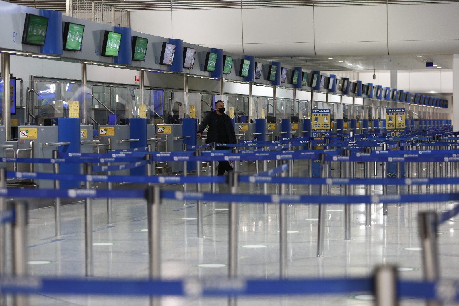 Yunanistan, uluslararası uçuşlardaki kısıtlamaları 19 Nisan’a kadar uzattı