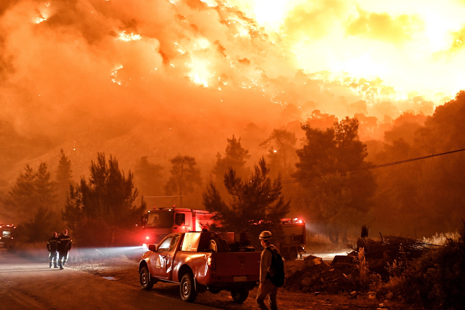 Yunanistan’da korkutan orman yangını