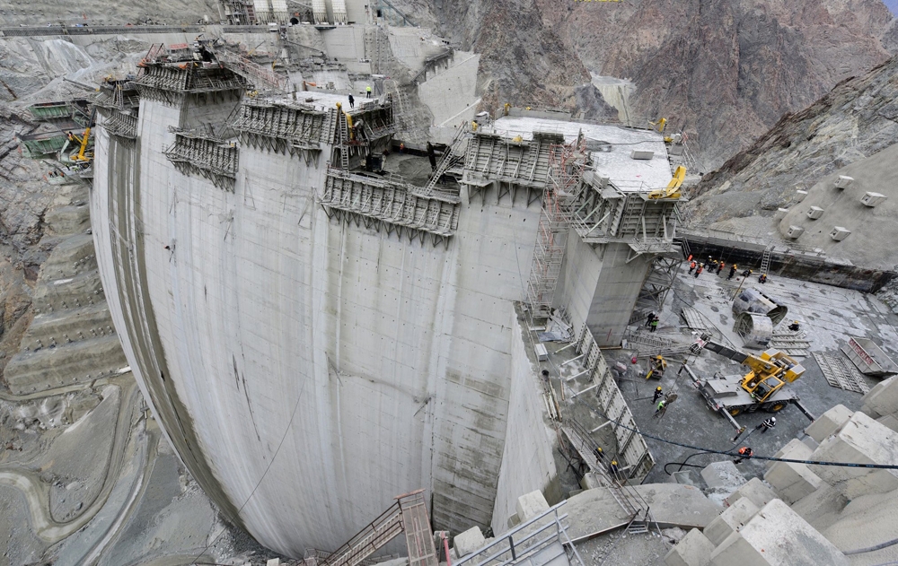 Yusufeli Barajı’nda dökülen 4 milyon metreküp betonla rekor kırıldı