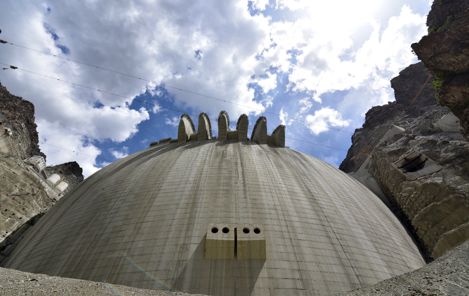 Yusufeli Barajında son beton döküldü