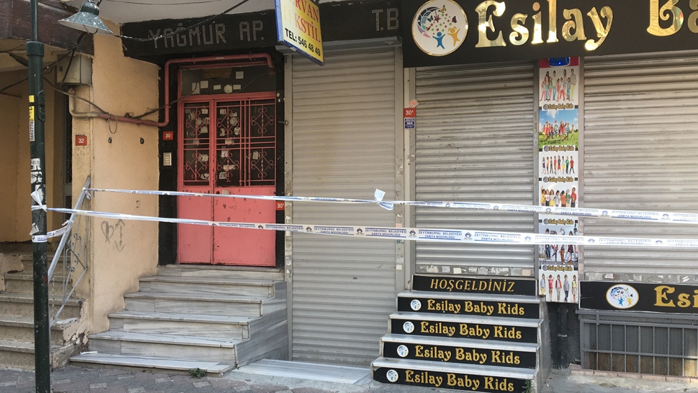 Zeytinburnu’nda çökme riski taşıyan bina tahliye edildi