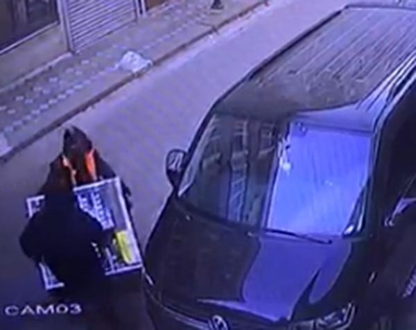 Zeytinburnu’nda şaşkın hırsızlar kamerada