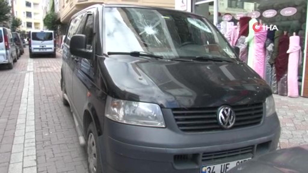 Zeytinburnu’nda silahlı kavga: 2 yaralı
