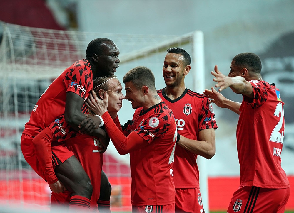 Ziraat Türkiye Kupası: Beşiktaş: 2 - Medipol Başakşehir: 0 (Maç devam ediyor)