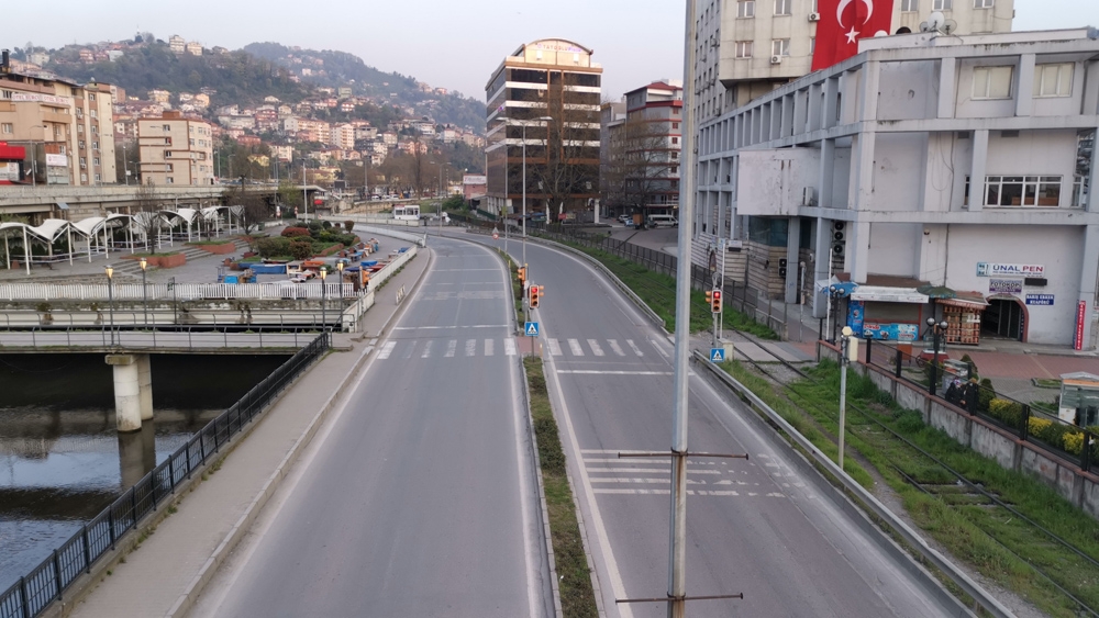 Zonguldaklılar yasağa uydu, sokaklar boş kaldı